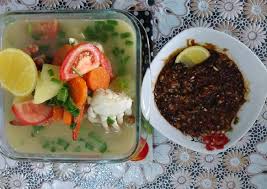 It is made from a sweet version of soy sauce, chopped fresh red chile, lime juice and shallots. Cara Mudah Memasak Sop Kepiting Sambal Kecap Nikmat