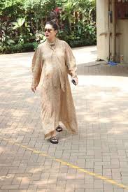 Saif ali khan and kareena kapoor love story सैफ अली खान और करीना कपूर की प्रेम कहानी indian politicsindian politics. Pregnancy Cravings Kareena Kapoor Khan Opts For Biryani And Kebabs For Meal Celebrities News India Tv