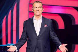 Bradley Walsh lands HUGE new pay deal to stay on The Chase amid fears  popular star might quit show