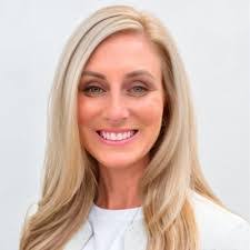 Jennifer Ledwith's Instagram, Twitter & Facebook