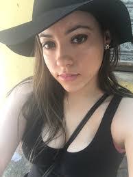 Leslie Pomales's Instagram, Twitter & Facebook