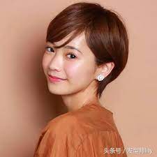 The fashioning of hair can be considered an aspect of personal grooming, fashion, and cosmetics, although practical, cultural, and popular considerations also influence some hairstyles. Korean Girl Short Hairstyle 2018