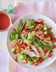 Salat Mit Hahnchen Und Erdbeer Dressing Rezept Salat Mit Hahnchen Leckere Salate Huhn Rezepte Gesund