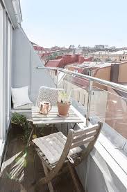 En parlant de la décoration balcon d'appartement réussie, il existe autant de chemins à suivre que de propriétaires. Amenager Un Petit Balcon Idees Astuces Et Inspirations Cote Maison