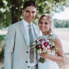 Wereldkampioen mathieu van der poel stond niet aan de start, want zijn thuiswedstrijdwout van aert heeft voor het eerst sinds zijn horrorval in de tour de france een overwinning geboekt. Sarah De Bie Sarah Debie Twitter