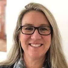 Deanne Bain's Instagram, Twitter & Facebook