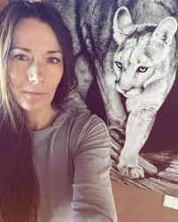 Dena Hardin's Instagram, Twitter & Facebook