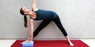 Yoga asanas for knee problems. 8 Yoga Moves For Stronger Knees Openfit
