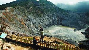 Untuk anda yang ingin tahu bagaimana indahnya pemandangan alam di seluruh dunia. 4 Pemandangan Cantik Yang Bikin Wisatawan Rindu Kunjungi Bandung Lifestyle Liputan6 Com