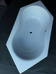 240 liter (randvoll und ohne personen), stabile bodenplatte (ca.1,8 cm). Keramag Primera Sechseck Badewanne 190 X 90 Cm Weiss 651625000 Ebay