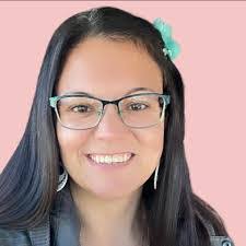 Danielle Miley's Instagram, Twitter & Facebook