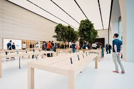 Jony Ive Unveils His First Apple Store Interiors In Brussels Apple Store Design Apple Store Interior Apple Store