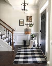 Black And White Checkered Decor Ideas You Don T Need A Big Entryway To Make A Big Statement This Entryway Is So Inviting Right Down To Farm House Living Room White Home Decor Farmhouse Interior