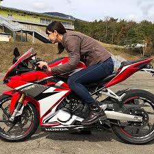 オートバイ女子部 autoby重車女子團 公式さんはinstagramを利用しています お試しフィット さおりん 172cm honda classics レディースシングルライダースジャケット サイズ wm 価格 19800円 税 大関さおり lady biker motorsport motorcycle