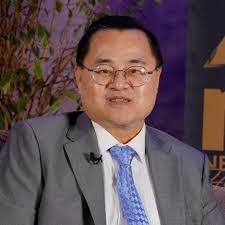 Jee Lee of Shalom Center to be honored by NHSLA with Unsung Hero award