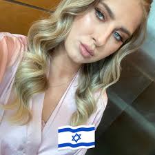 ביסלי גריל נראה לי יותר קראנצ'י ומתאים לטעמי השניצל , אבל הרעיון הזה נראה  ממש מסקרן.