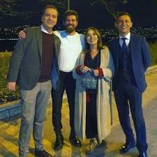 Ailesi, anneannesi, babası ve annesi ile beraber çektiği videoları, hayatı ve biyografisi. Alevalev Set Yeni Berker Guven Berker Guven Only Facebook