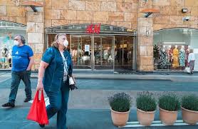 نشرت مجلة وايرد الأمريكية تقريرا تحدثت فيه عن التغييرات التي أحدثتها جائحة كورونا على اقتصاد الإيجار وقالت المجلة في تقري Academic Dress