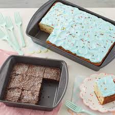 Wilton Perfect Results Premium Non Stick In 2020 Bakeware Set Cake Pan Set Square Cake Pans