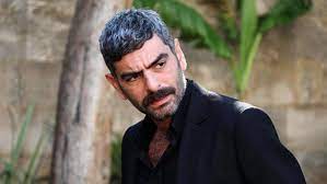 متزوج من ابنة عمه غنيمة (وفاء عامر) وله منها ثلاث بنات. Ù…Ù† Ù‡Ùˆ ÙƒÙ†Ø§Ù† Ø¨Ø·Ù„ Ù…Ø³Ù„Ø³Ù„ Ø§Ù„Ø­Ù…Ø§Ù…Ø© Guvercin Ø§Ù„Ù…Ù…Ø«Ù„ Ø§Ù„ØªØ±ÙƒÙŠ Ù…Ø­Ù…Ø¯ Ø¹Ù„ÙŠ Ù†ÙˆØ± Ø£ÙˆØºÙ„Ùˆ Mehmet Ali