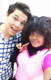 Zach's latest cameo, he's giving a birthday shoutout and FaceTiming Lauren  at the same time 🥰😂 It's so cute how Lauren says hi and gives her drink  recommendation too 💕