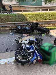 Km motosikal berdaftar meningkat daripada 0.45 pada analisis kemalangan sebenar di antara sebuah motosikal honda dengan sebuah kereta proton telah dijalankan untuk mendapatkan maklumat bagaimana. Habis Kena Sapu Dengan Iswara