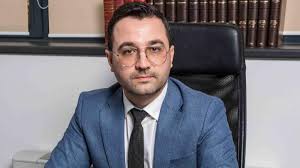 Aceştia vor depune dosarul la casa naţională de asigurări plătind contribuţiile, aceşti pensionari care muncesc în câmpul muncii, ar trebui să aibă dreptul la recalcularea pensiei, fiindcă ei contribuie în sistemul. Considerati Ca Sunteti Neindreptatiti Prin Decizia De Pensionare Iata Cum Puteti Obtine O Recalculare A Pensiei
