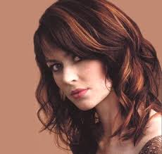 Long hairs are especially recommended as long hairs hold big curls perfectly. Medium Hair Style With Big Loose Curls Brunette