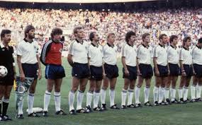 Bei der em tritt die deutsche nationalelf leidenschaftlich auf und stets bemüht. Nationalmannschaft Heute Vor 38 Jahren Die Schande Von Gijon Fussballdaten