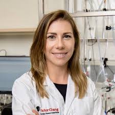 Sarah Scheuer's Instagram, Twitter & Facebook