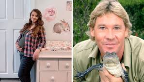 Bindi irwin, the daughter of steve irwin, has shared a photo of an artwork that depicts her late father steve attending her wedding. Bindi Irwin Determined Her Baby Girl Will Get To Know Her Late Granddad Steve Irwin Newshub