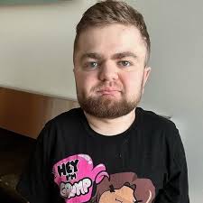 النظرة الأولى على جال جادوت كالملكة الشرّيرة في فيلم ديزني الحي "SNOW  WHITE".