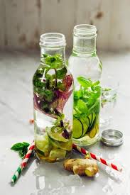 J Veux D La Fraicheur Et Si L Eau Devenait Ma Boisson Preferee Eaux Parfumees Au Menu Boissons Saines Eau Infusee Cuisine Detox