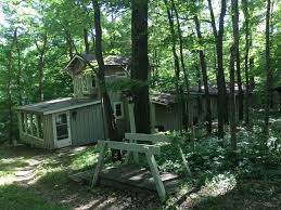 Cabins and cabin rooms are very popular, so reserve early! Guide To The Best Turkey Run Cabins That Traveling Family