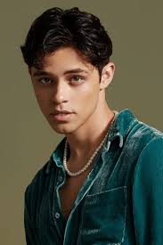 Adrienne Whitney Papp Películas • Edad