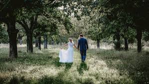 As package 2, but with an earlier start to include photography of your preparations. Average Cost For Wedding Photography In The Uk Is 1 590 In 2019 2020