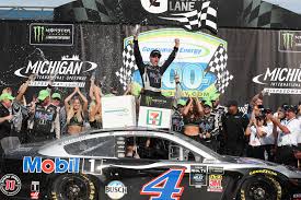 Kevin harvick won the consumers energy 400 at michigan international speedway. Kevin Harvick Wins The Consumers Energy 400
