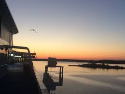 Im Morgendlichen Sonnenschein Sind Die Schareninseln Vor Mariehamn Zu Erblicken Eine Gelungene Morgendliche Begrussung Reisen Radtour Stadte Reise