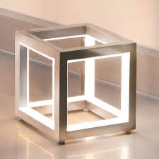 Delux Lampe A Poser Led Cubique Alu 12 Cm Tischleuchte Led Tischleuchte Moderne Tischlampen