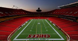 Chiefs seeking fan opinion on new stadium, upgrades at Arrowhead Stadium