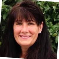 Elizabeth Dutcher's Instagram, Twitter & Facebook