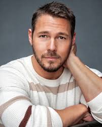 Such a pretty lady & a great actor