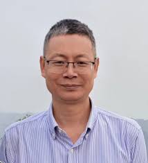 Microcosm Holds Mountains and Seas