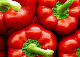 Paprika is a spice made from dried red peppers that are ground into a powder. Paprika Alles Rund Um Den Knackig Frischen Energielieferant
