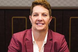 Lisa Tucker's Instagram, Twitter & Facebook