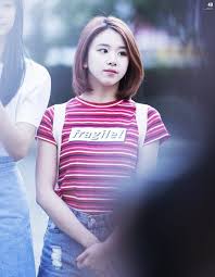 Twice chaeyoungs short hair 1. Chaeyoung Short Hair Google Search Nayeon Momo Mina