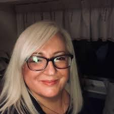 Jennifer Blakeman's Instagram, Twitter & Facebook