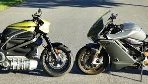 Harley Davidson Livewire Versus Zero Sr S Premium Electric Motorcycles Face Off Revzilla