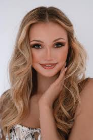 Helli's make up & photography added 4 new photos to the album: Portraits.