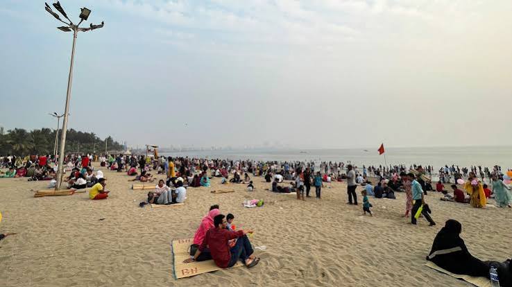 Chowpatty Beach, Mumbai: History, Sunset, and Cultural Festivals